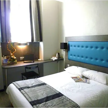 Carre Vieux Port Otel 3*