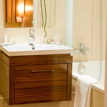 Carré Vieux Port Hotel 3*