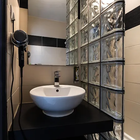 Hotel Carré Vieux Port 3*