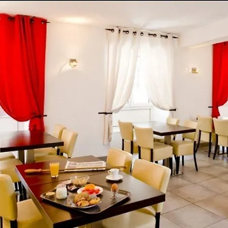 Carré Vieux Port Hotel 3*