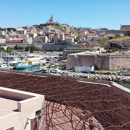 Carré Vieux Port 3*